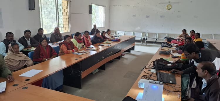Giridih News :सहजकर्ता दल के प्रशिक्षण शिविर का समापन