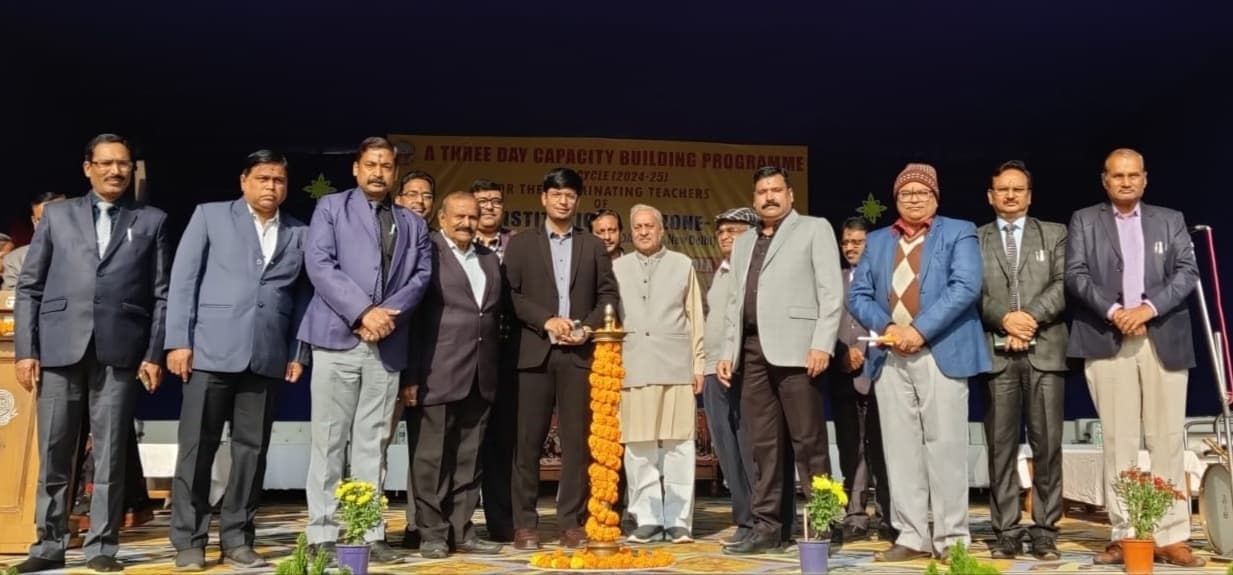 Deoghar News : डीएवी में मिलता है वैदिक से लेकर आधुनिक ज्ञान : एसडीओ