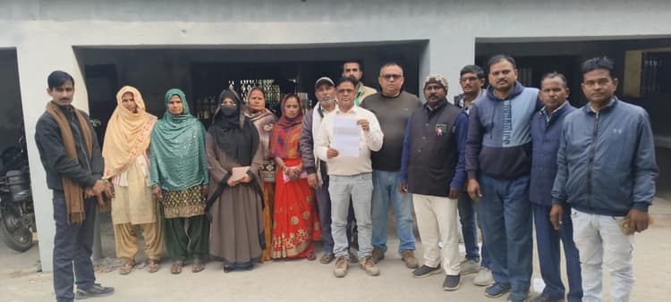 Darbhanga News: प्रमुख के खिलाफ 17 पंस सदस्यों ने अविश्वास प्रस्ताव को लेकर सौंपा आवेदन