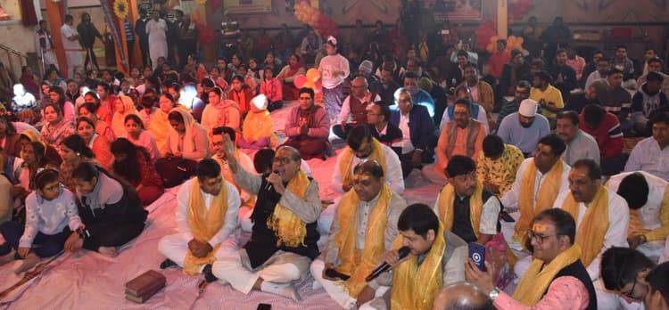 Bokaro News : मुझे अपने ही रंग में रंग ले मेरे यार सांवरे...भजन पर झूमे श्रद्धालु