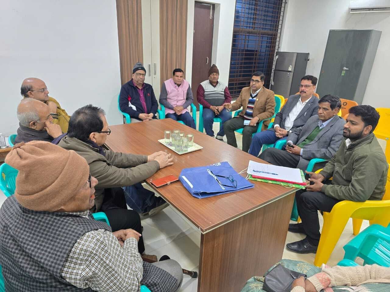 शहर के सौंदर्यीकरण व पार्किंग की व्यवस्था समेत अन्य मुद्दों को लेकर सिविल सोसाइटी की बैठक