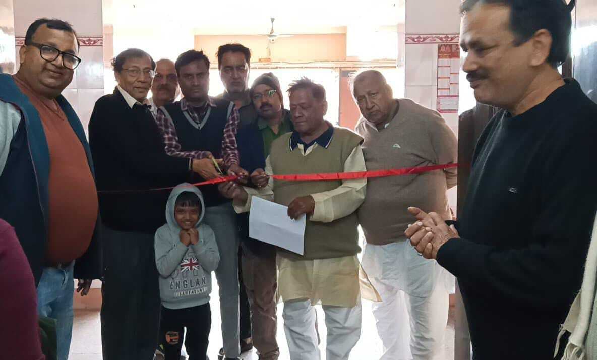 शिविर में बुजुर्गो का बनाया गया आयुष्मान कार्ड