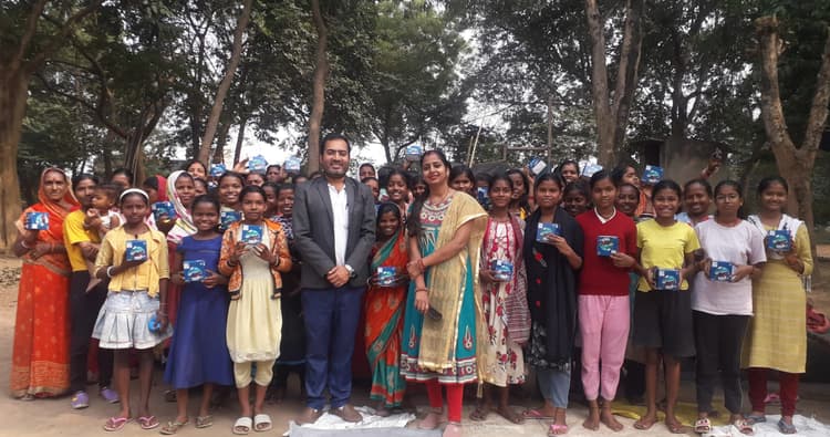 गदरा में मासिक चक्र जागरूकता कार्यक्रम आयोजित