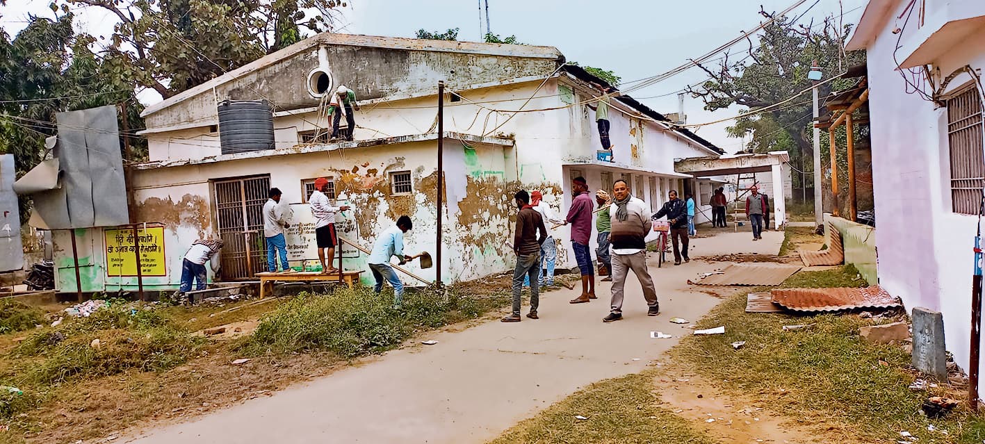 Chhapra News : छपरा में सीएम के आगमन को लेकर तैयारियां तेज, रंग-रोगन युद्धस्तर पर जारी