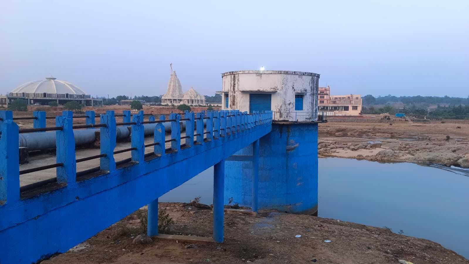 Giridih News :विश्वप्रसिद्ध तीर्थस्थल मधुबन में दस दिनों से है जल संकट