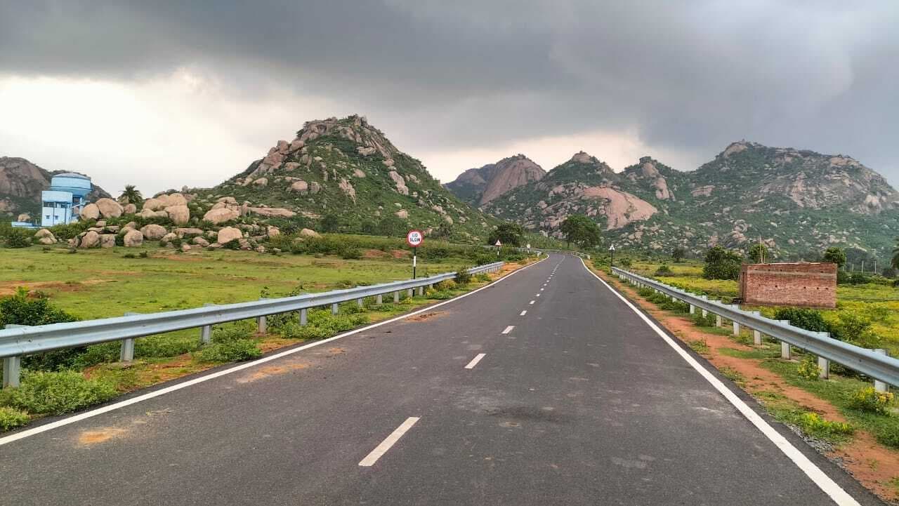 पत्थरड्डा पहाड़ पर दूर-दूर से पिकनिक मनाने पहुंचते हैं सैलानी