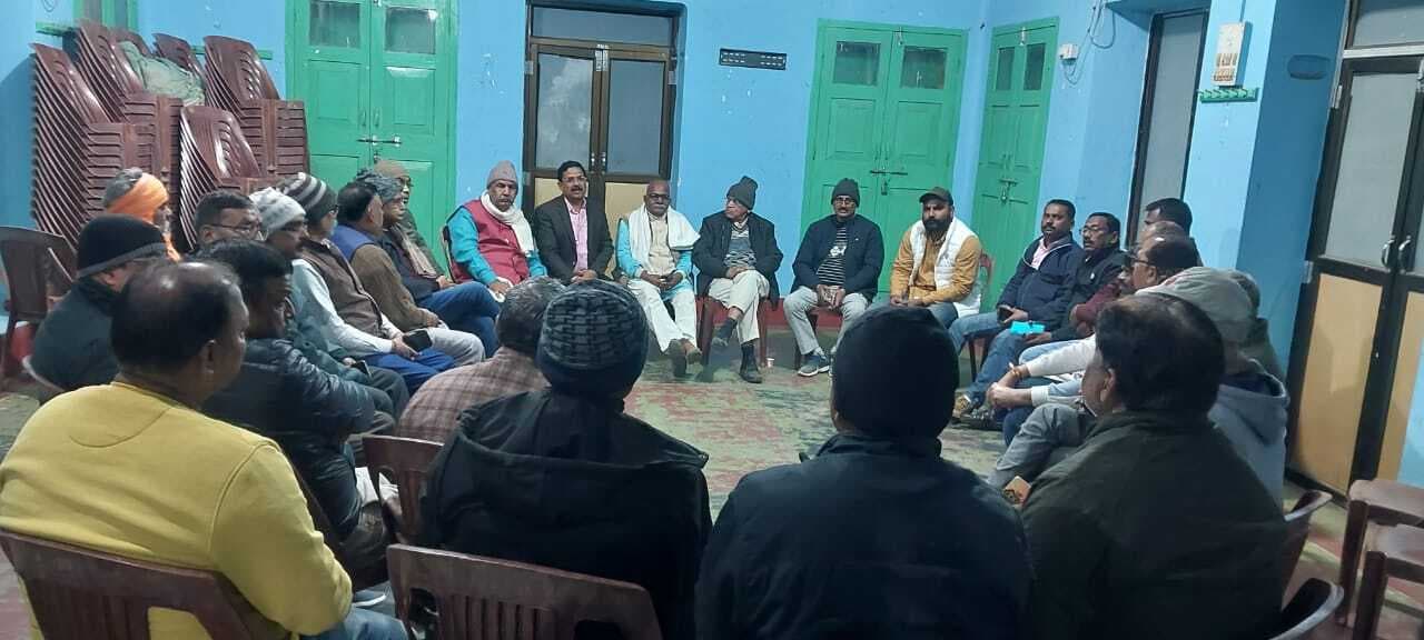 अतिक्रमण हटाने को लेकर व्यपारियों के साथ नप के मुख्य पार्षद की हुई बैठक