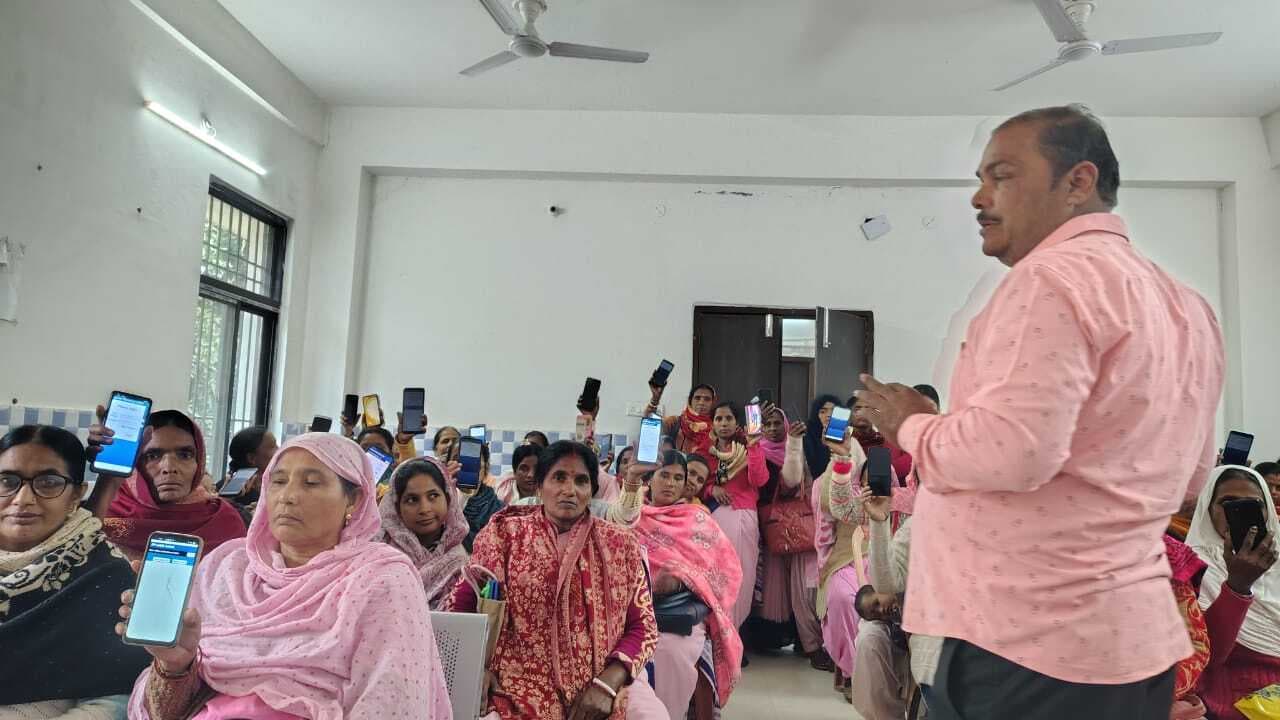 आशा कार्यकर्ता स्वास्थ्य तंत्र की रीढ़, इनके समर्पण से ग्रामीण स्तर तक सेवाओं में सुधार