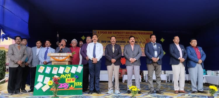 Deoghar News : छात्रों ने सामाजिक कुरीतियों पर प्रस्तुत किये नुक्कड़ नाटक