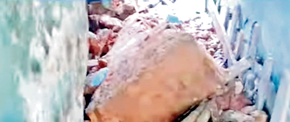 दीवार से दबकर मजदूर की मौत, इलाके में मचा हड़कंप