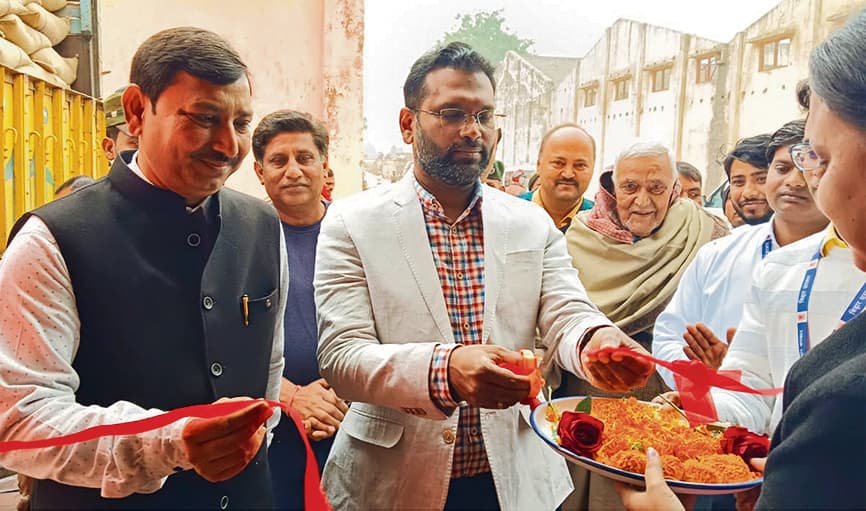 Gopalganj News : कोइनी में एसएफसी के गोदाम में दो लॉट चावल लेकर डीएम ने की शुरुआत