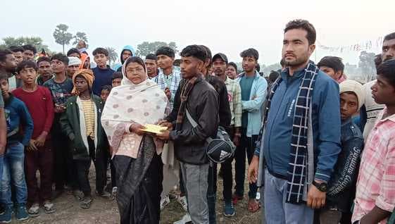 फुटबॉल टूर्नामेंट के फाइनल में धूनियाचक की जीत