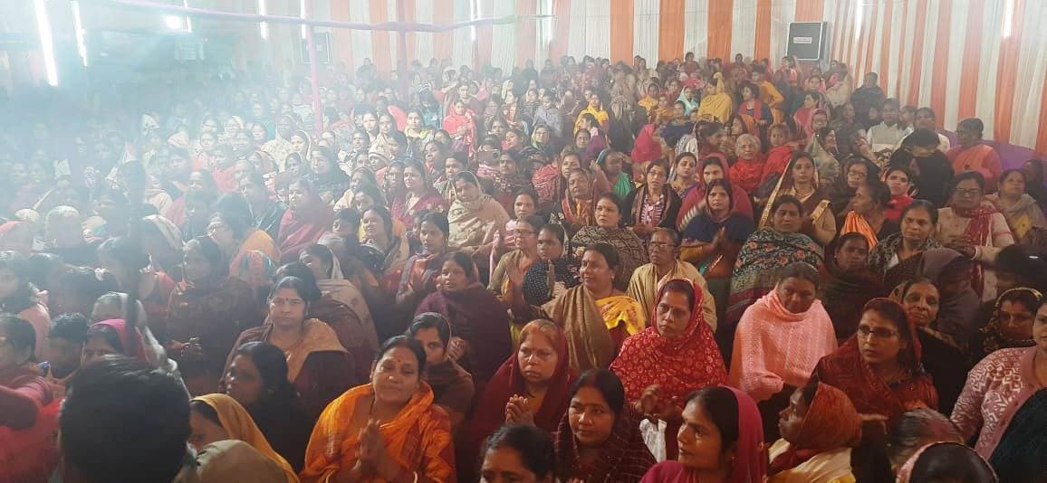 Bhagalpur news प्रेम से ही भक्तों के अधीन होते हैं भगवान : सुबोधानंद