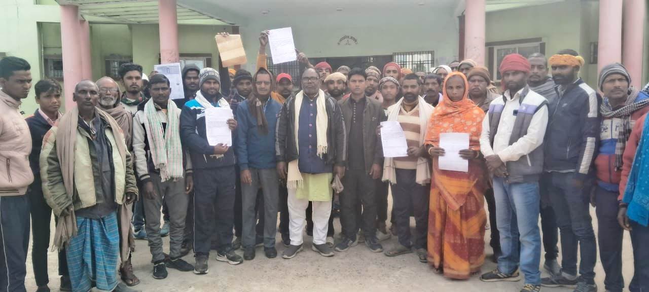 Bhagalpur news सीओ को आवेदन दे समस्या समाधान की मांग