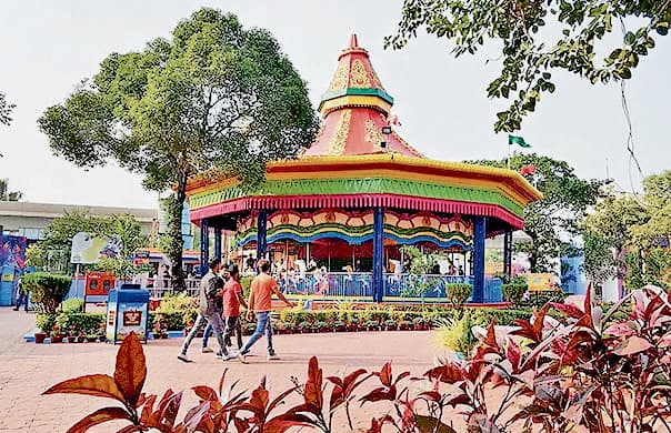 आज महानगर में विभिन्न जगहों पर नव वर्ष के जश्न की विशेष तैयारी