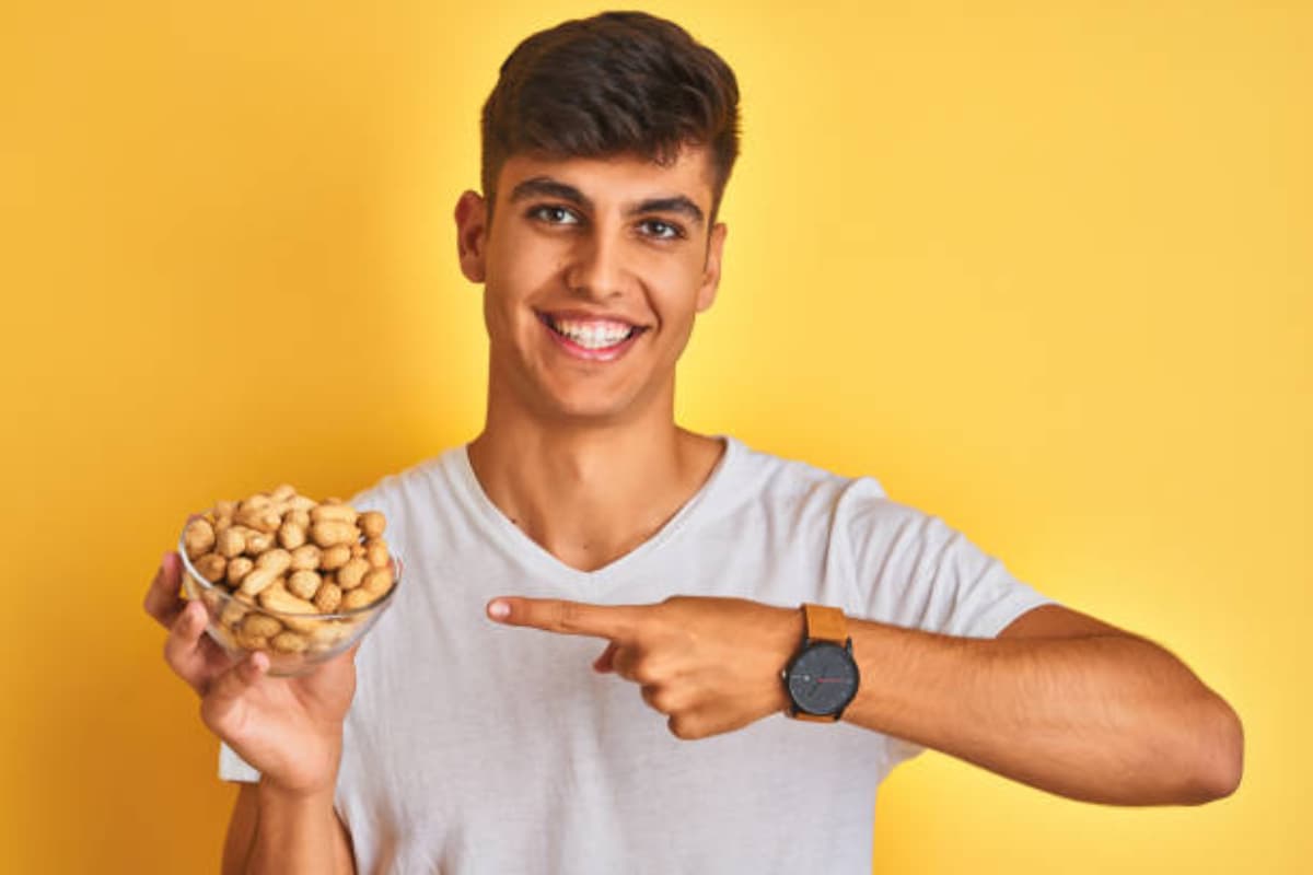 Health Tips: भूलकर भी मूंगफली के बाद न करें इन चीजों का सेवन, कारण जान चौंक जाएंगे आप