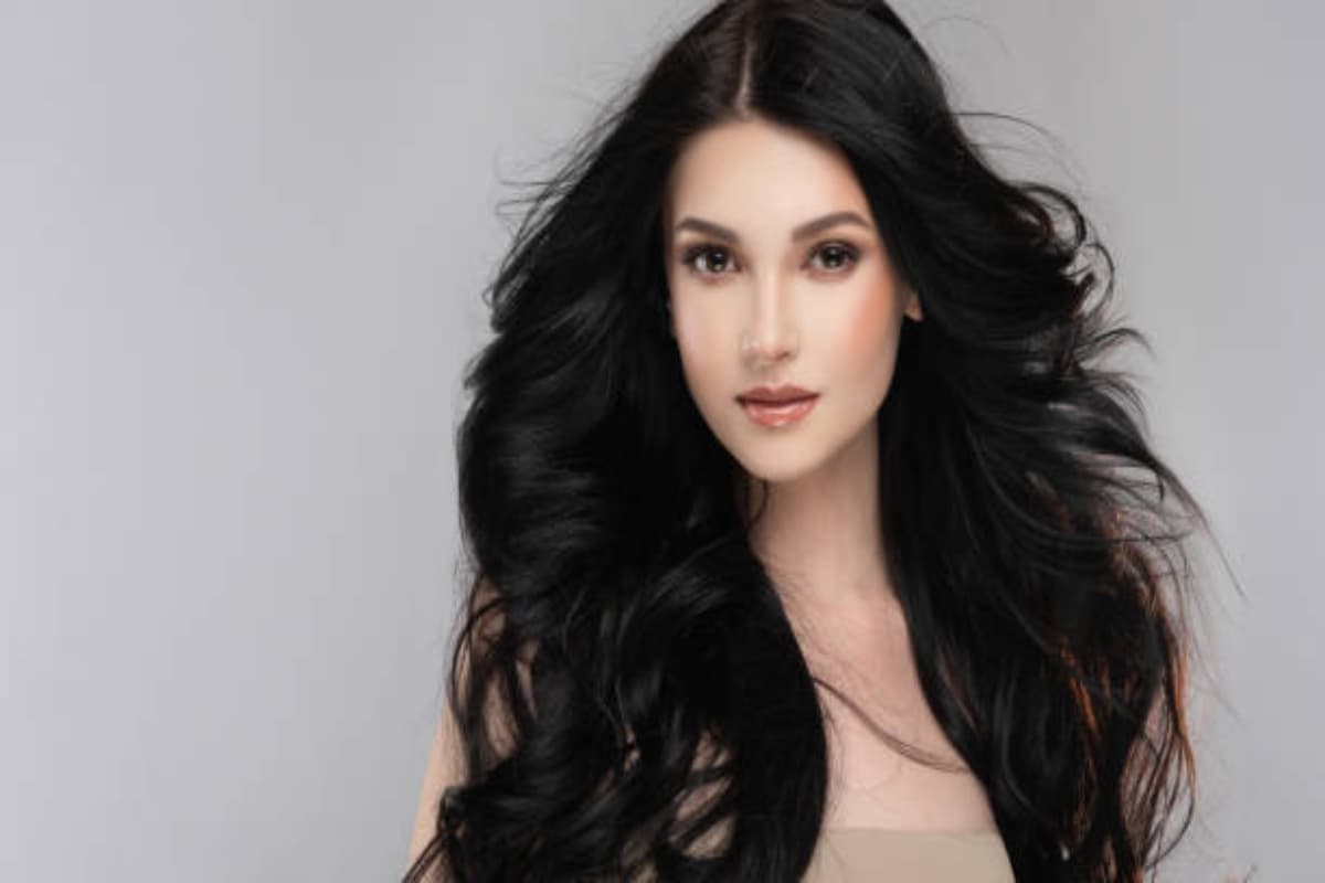 Hair Care Tips: पतले बालों को घना बनाने के लिए इस्तेमाल करें किशमिश का पानी 