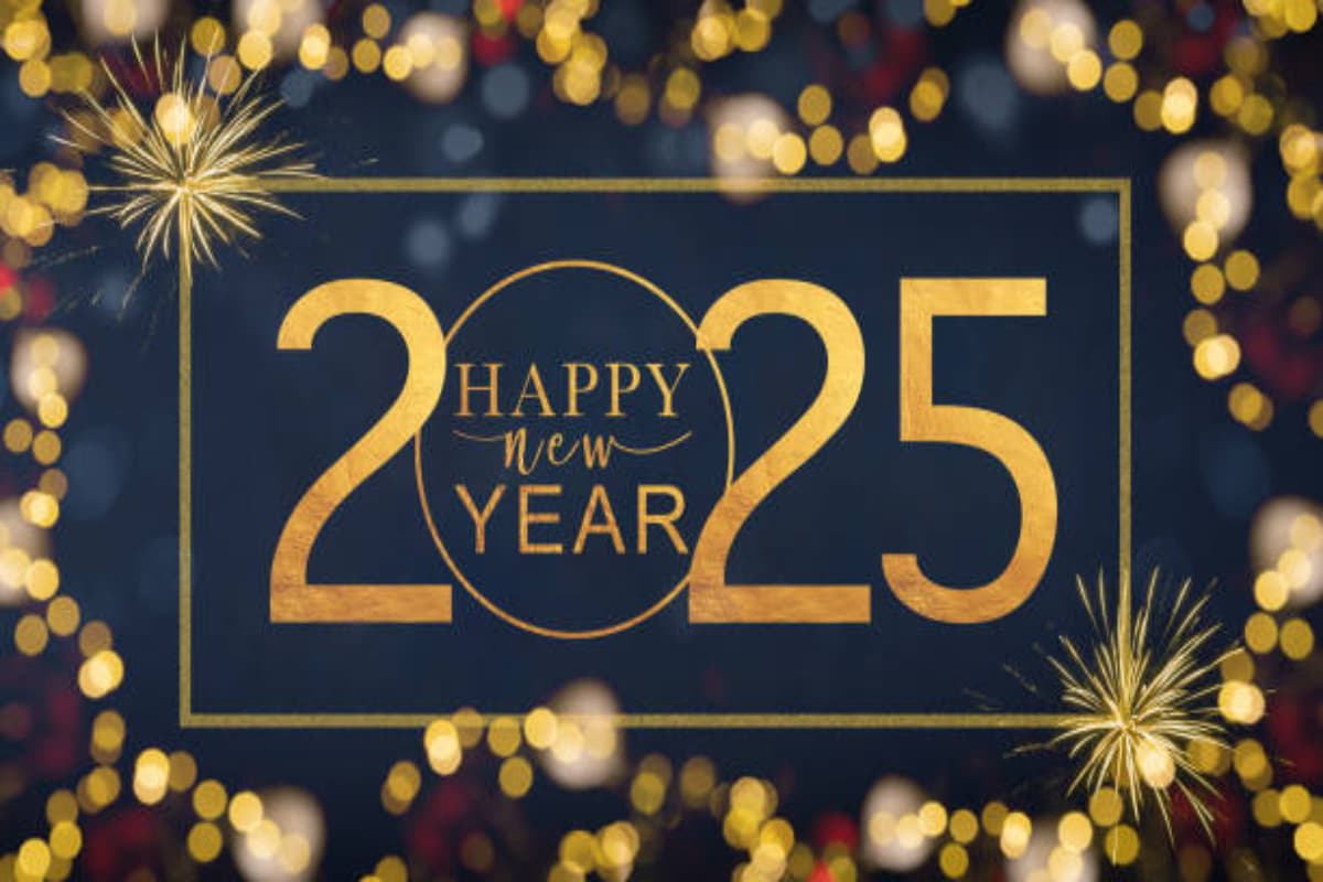 Happy New Year 2025 Wishes, Quotes LIVE: नया साल बनेगा और भी ज्यादा खास, दोस्तों और रिश्तेदारों को यहां से भेजें शुभकामना संदेश