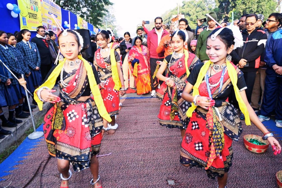 Happy Street Bokaro: खुशियों का सवेरा लेकर आया हैप्पी स्ट्रीट, कहीं अध्यात्म की बात, तो कहीं गूंजे देशभक्ति के गीत
