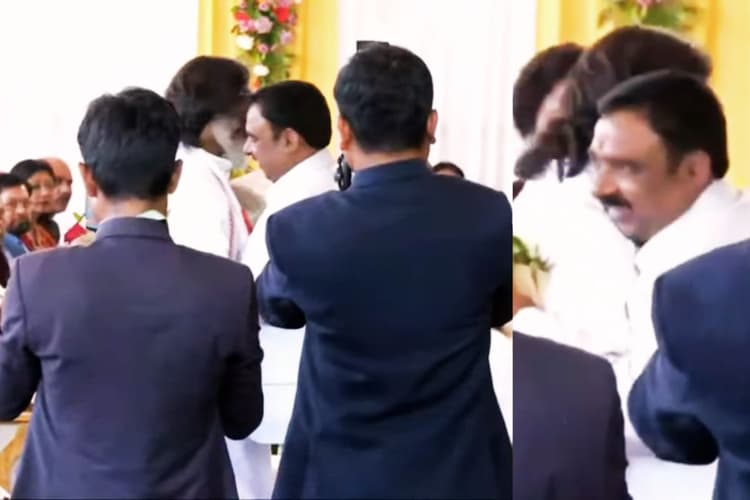 झारखंड कैबिनेट शपथ ग्रहण समारोह की झलकियां : हेमंत सोरेन से कौन गले मिला, किसको मिला गुलदस्ता