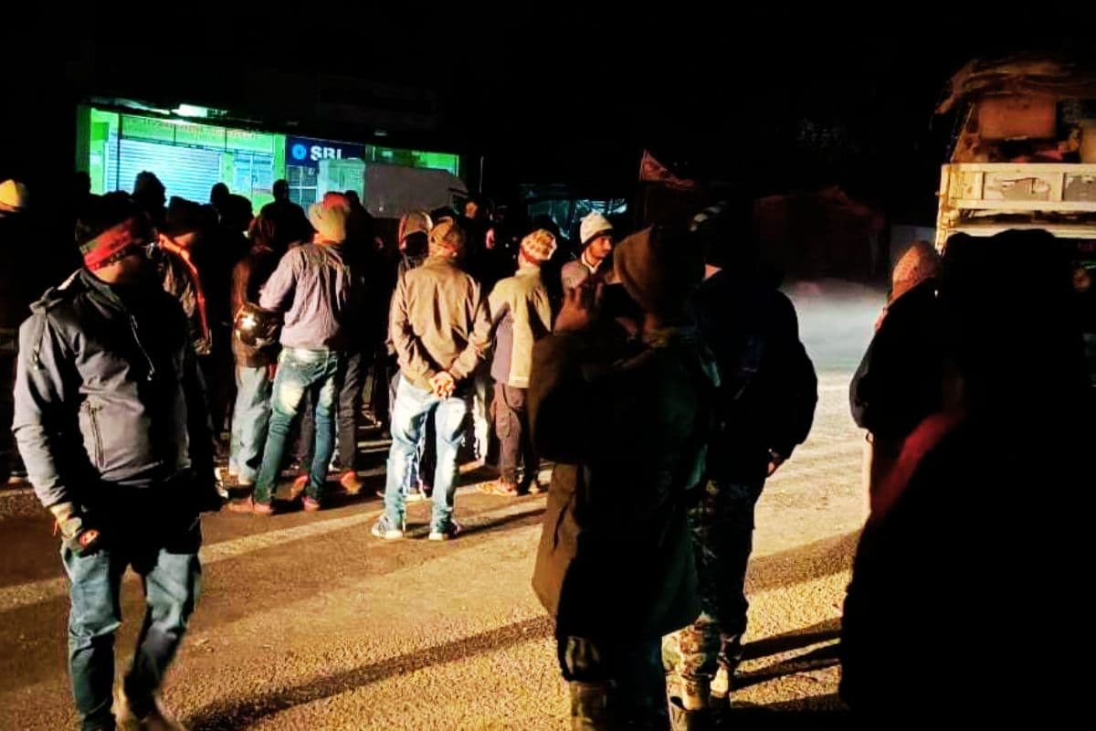 बोकारो-रामगढ़ हाईवे पर सड़क दुर्घटना में एक ही परिवार के 4 सदस्यों समेत 5 की मौत, 3 घायल