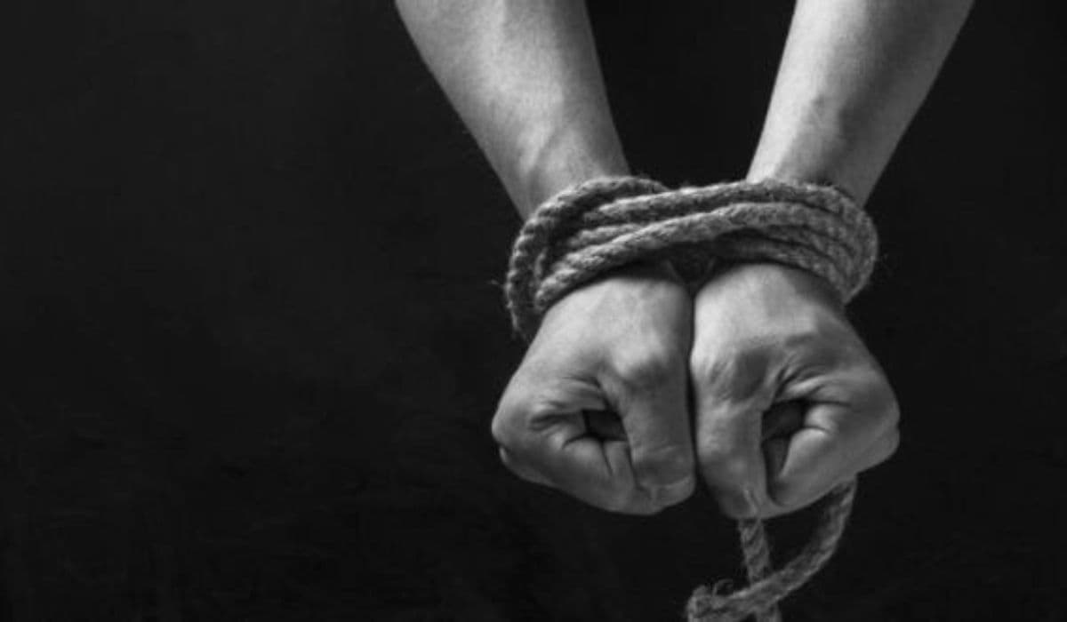 muzaffarpur human smuggler news| Bihar News: Human smuggler sold a youth from East Champaran for Rs 25 lakh by luring him with a job abroad.