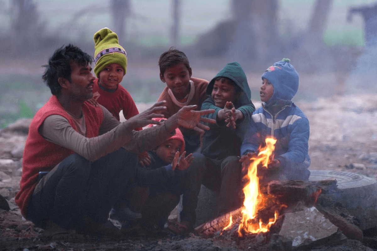 Muzaffarpur Weather: सर्द हवाओं ने बढ़ा दी कनकनी, रात के पारे में गिरावट, जानिए मौसम विभाग का लेटेस्ट अपडेट