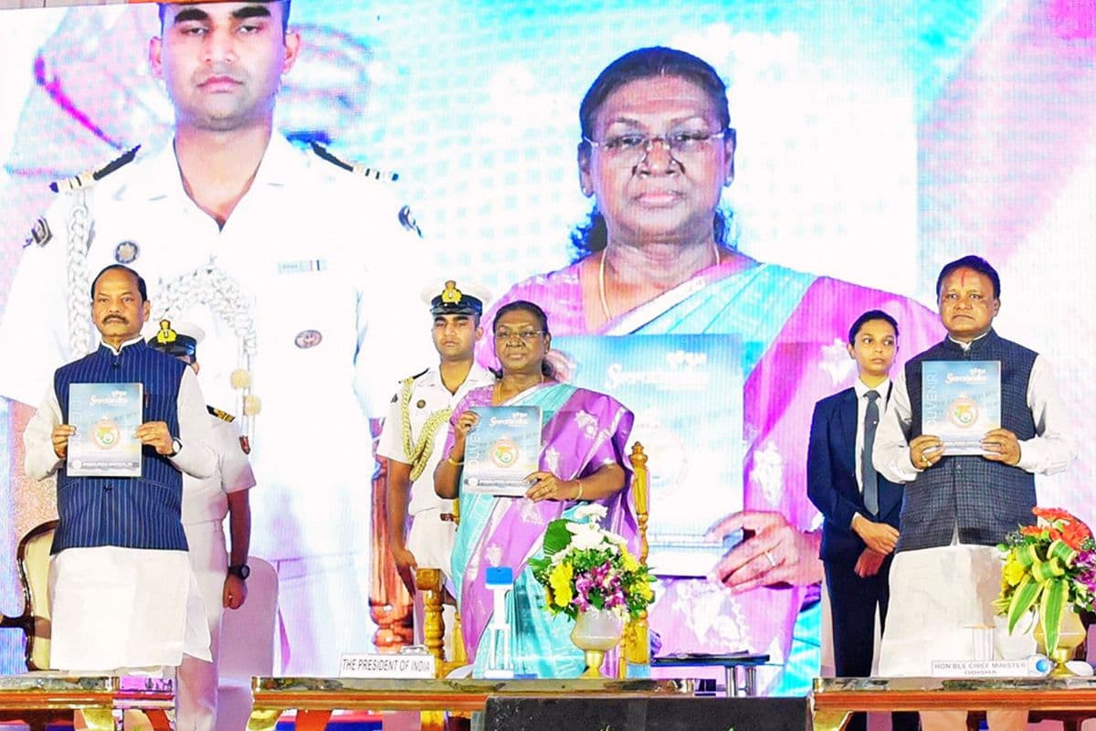 रोग से मुक्त रहने के लिए योग करें, राष्ट्रपति द्रौपदी मुर्मू का आयुर्वेद में सघन अनुसंधान पर जोर