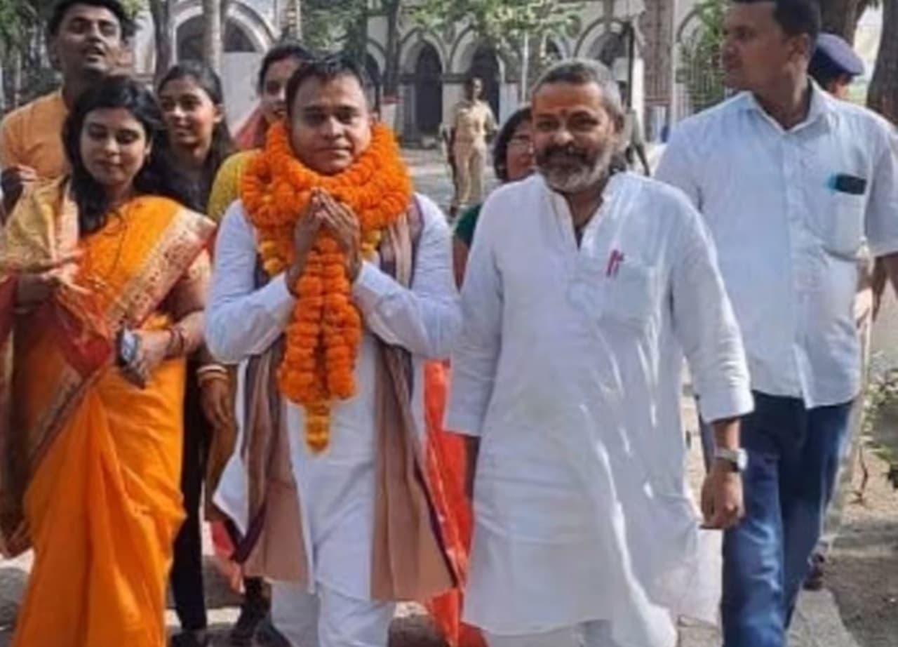 Tirhut MLC Election: तिरहुत स्नातक सीट से निर्दलीय वंशीधर ब्रजवासी की जीत तय, जदयू-राजद से आगे जन सुराज