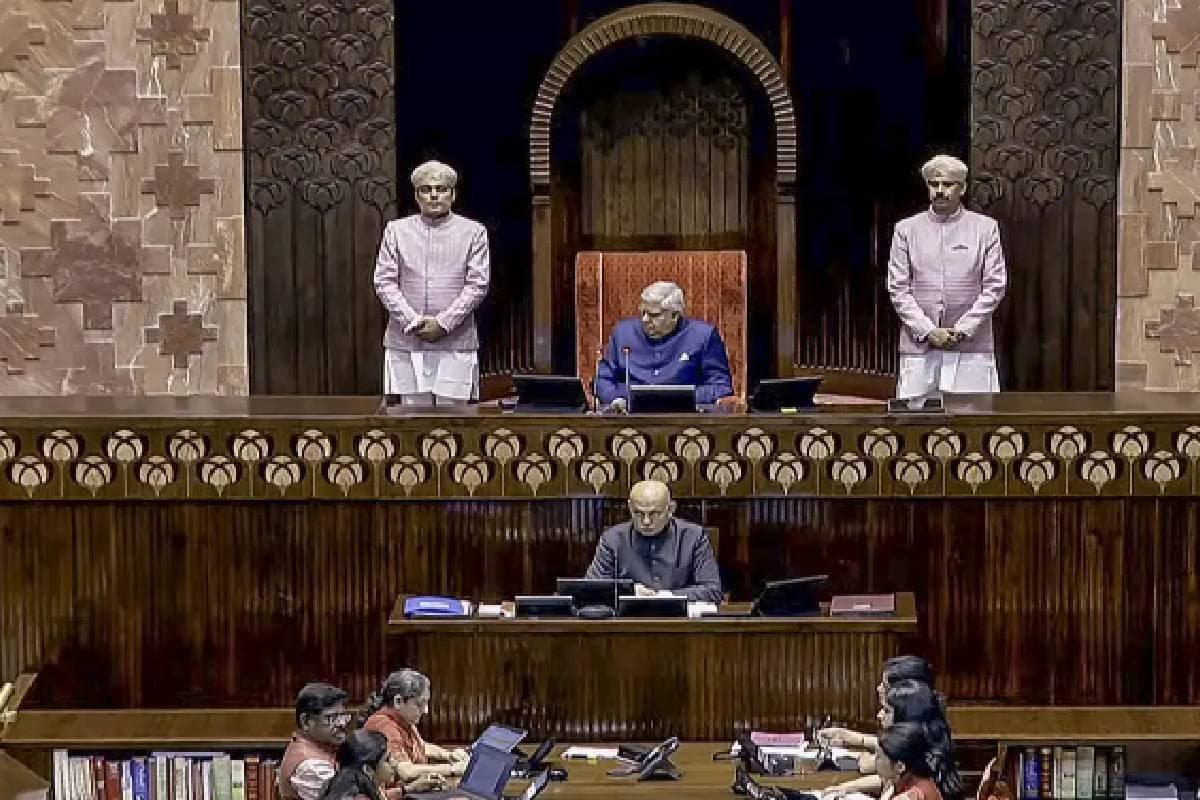 Abhishek Manu Singhvi : 500 का एक नोट रखने वाले अभिषेक मनु सिंघवी की सीट पर कैसे पहुंचा नोटों का बंडल?