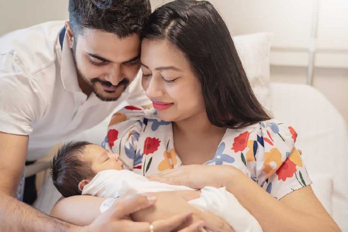 Relationship Tips : क्या बच्चे के जन्म के बाद बढ़ रही है शादीशुदा जिंदगी में दूरियां? जानें कैसे करें दूर