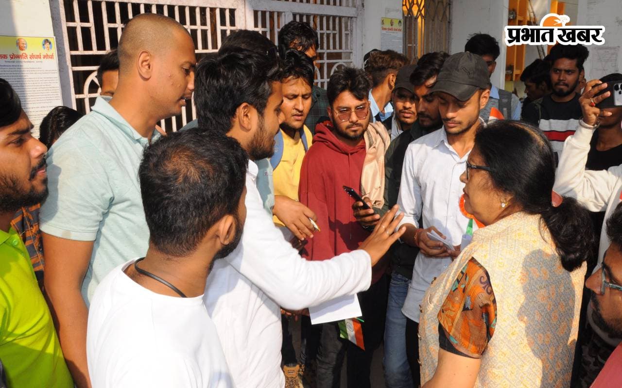 TMBU के छात्रों ने किया हंगामा, छह घंटे तक यूनिवर्सिटी का काम रखा ठप