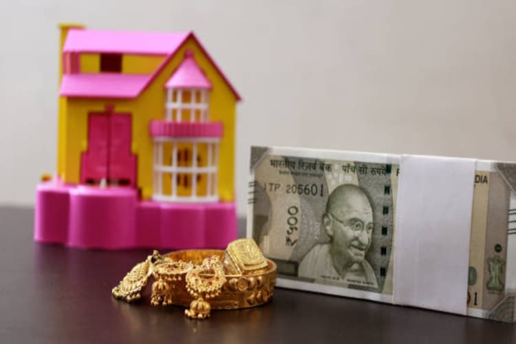 Vastu Tips: आर्थिक तंगी से अब नहीं पड़ेगा जूझना, नये साल में जरूर अपनाएं ये उपाय