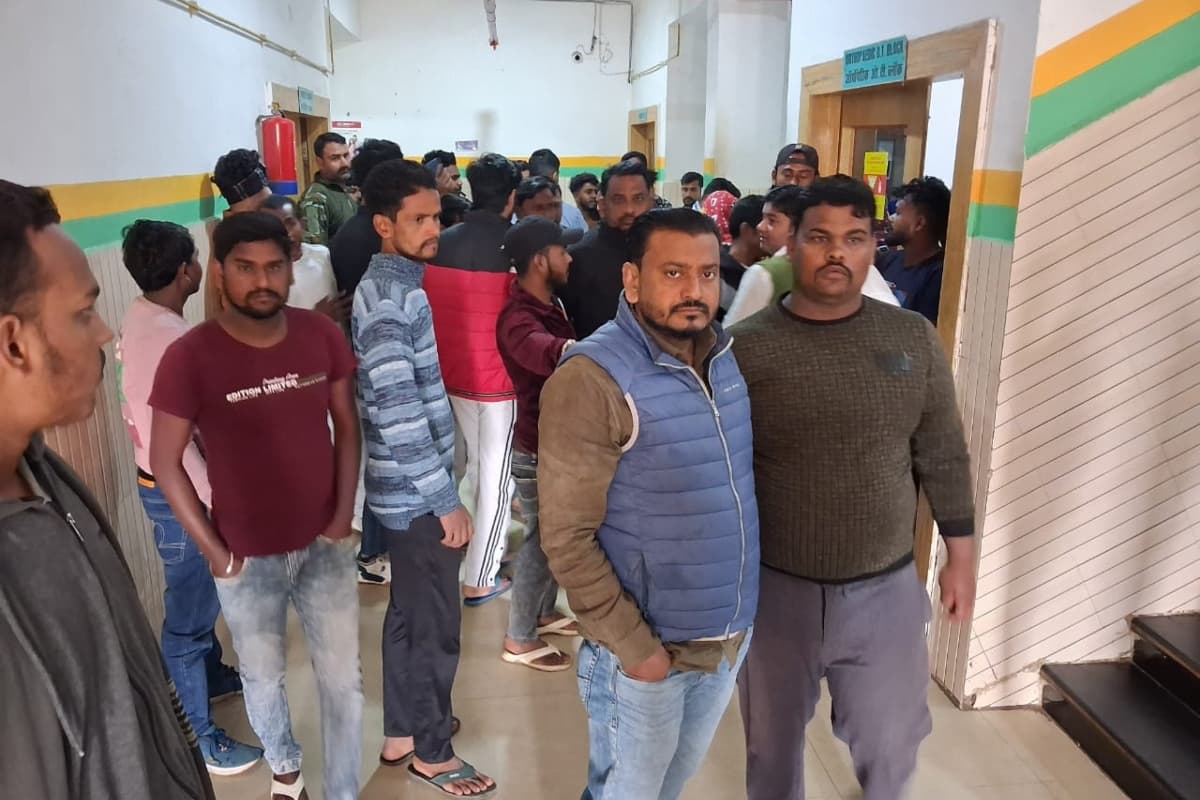 Jharkhand Crime News: पलामू में जमीन विवाद में युवक को मारी गोली, फिल्मी अंदाज में दिया घटना को अंजाम