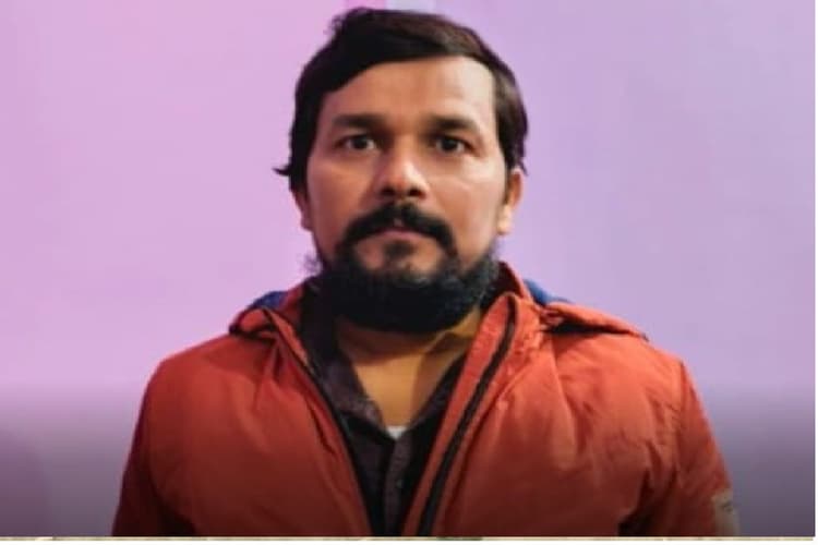 Crime News: ट्रिपल मर्डर का आरोपी चंदन सिंह गिरफ्तार, जानें पुलिस ने कितने लाख का रखा था इनाम