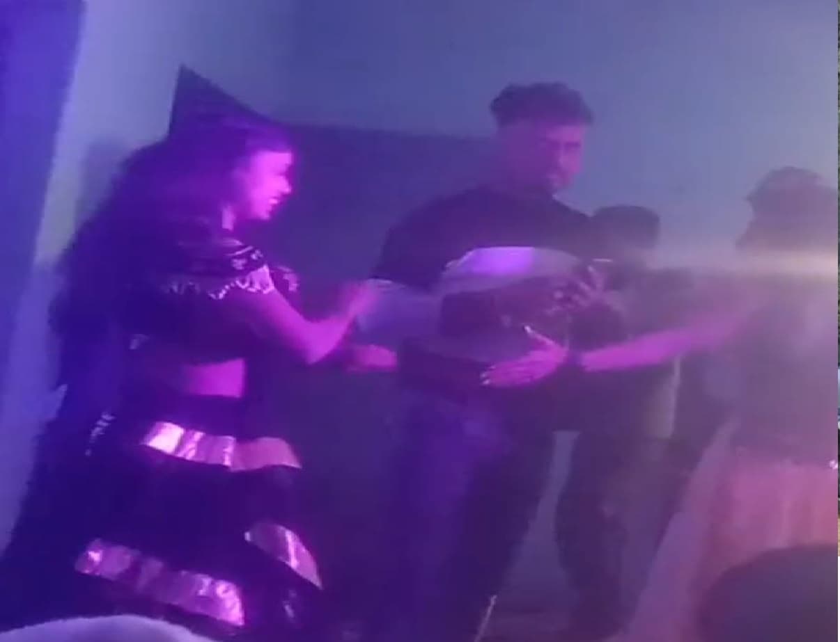 Crime News: कुख्यात के बर्थडे पार्टी में बार बाला से छेड़खानी, वर्चस्व को लेकर कुख्यात की हत्या