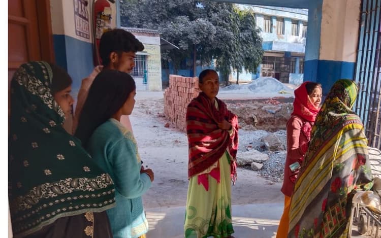 Road Accident: औरंगाबाद में अज्ञात वाहन ने बाइक में मारी जोरदार टक्कर, महिला की दर्दनाक मौत