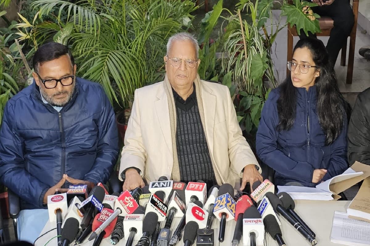 BPSC अभ्यर्थियों को कानूनी लड़ाई में जन सुराज का मिला समर्थन, पढ़िए प्रशांत किशोर को लेकर क्या बोले वाई वी गिरी 
