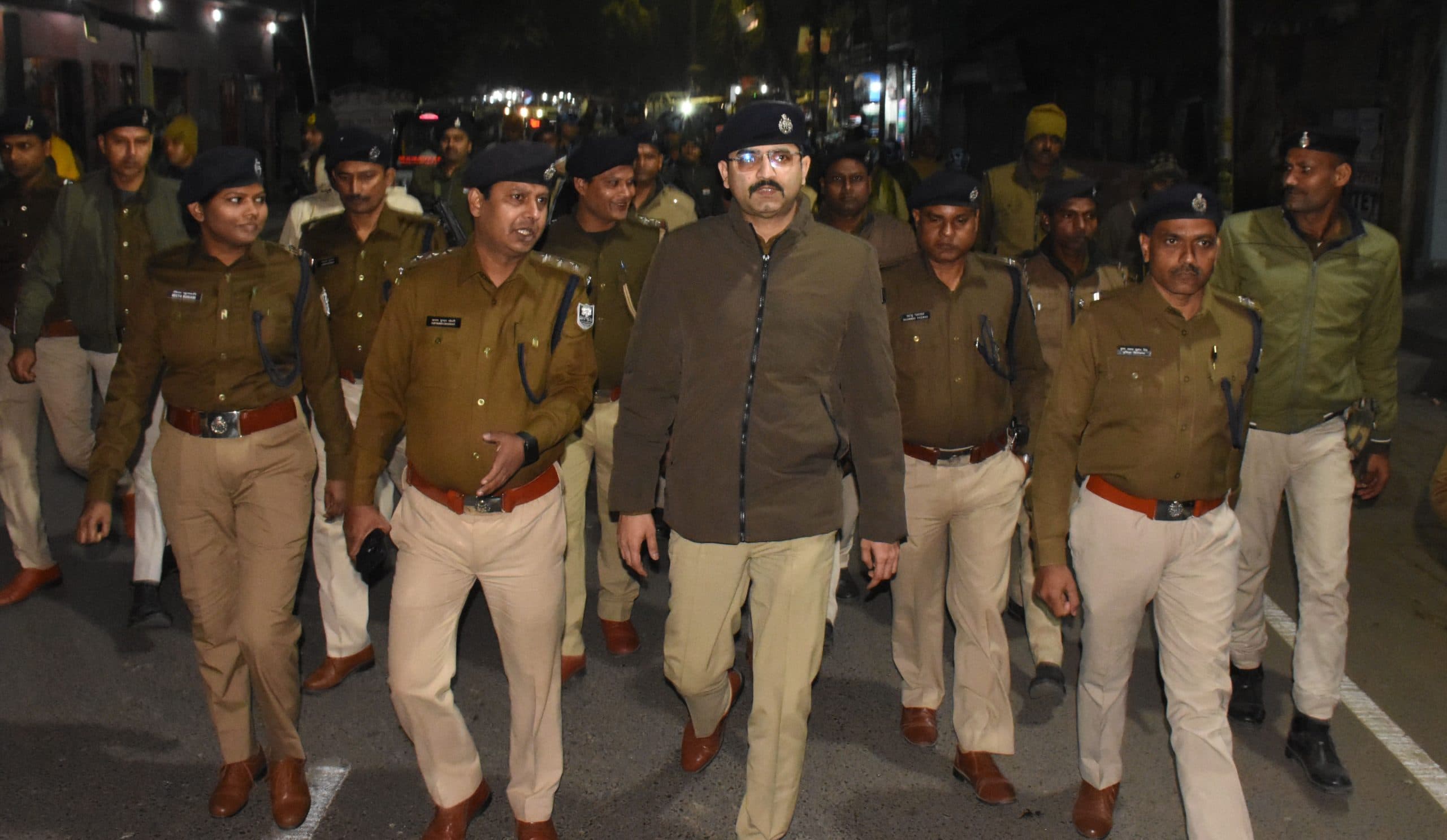 Bihar: भागलपुर पुलिस किडनैपरों तक खुद पैसे लेकर पहुंची, जंगल में फिल्मी अंदाज में युवक को छुड़ाया