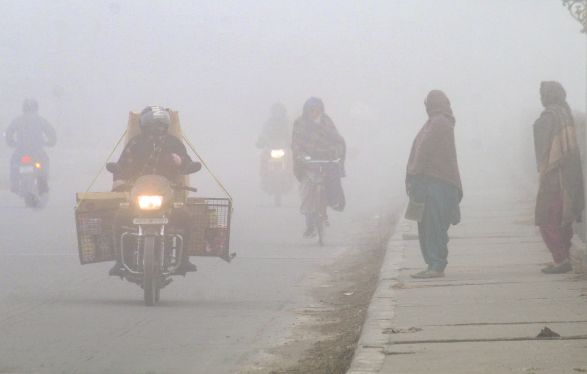 Delhi Weather: दिल्ली में इस दिन से बढ़ने लगेगा तापमान, इस सप्ताह बारिश की संभावना नहीं, जानें ताजा अपडेट