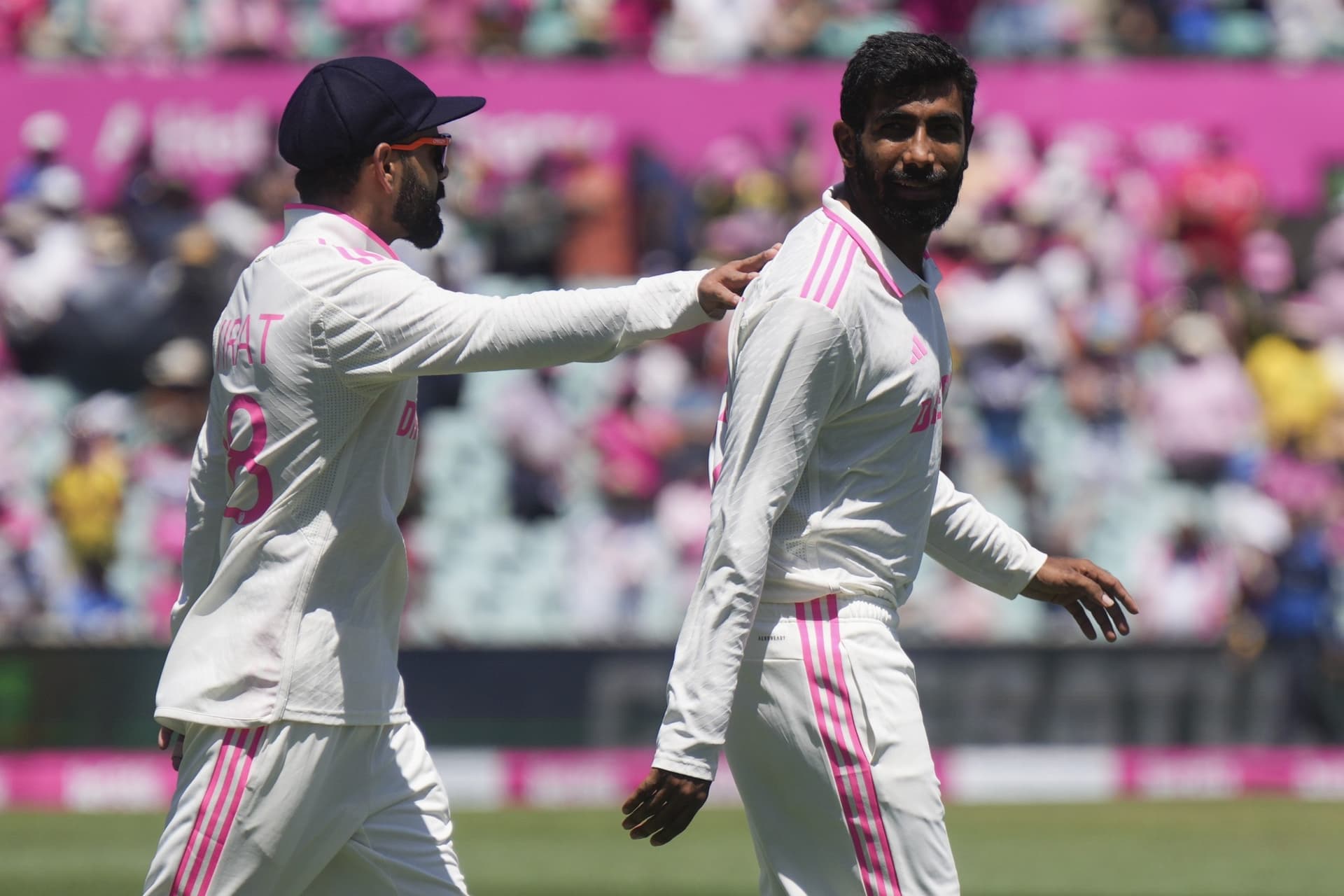 ऑस्ट्रेलियाई फैंस ने जसप्रीत बुमराह पर लगाया बॉल टैंपरिंग का आरोप, अश्विन ने बचाव में कही यह बात