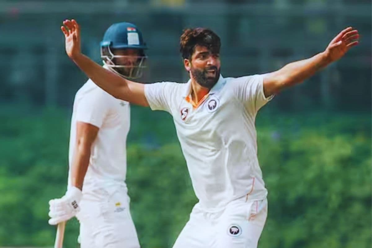 कौन हैं 6 फुट 4 इंच लंबे उमर नजीर मीर, जिन्होंने रोहित शर्मा, अजिंक्य रहाणे को आउट कर तहलका मचा दिया