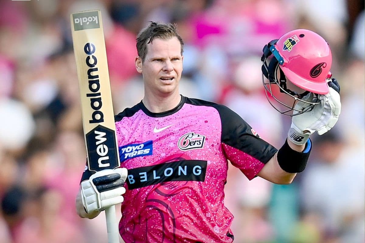 IPL नीलामी में अनदेखा, लेकिन BBL में चमके स्टीव स्मिथ, जड़ा चौथा टी20 शतक