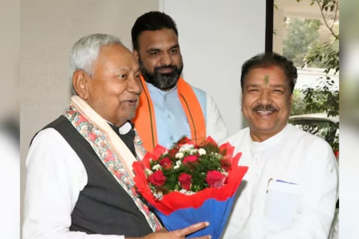 बिहार में गठबंधन टूटने के दावों के बीच BJP प्रदेश अध्यक्ष का बड़ा ऐलान, कहा- नीतीश हमारे नेता… 