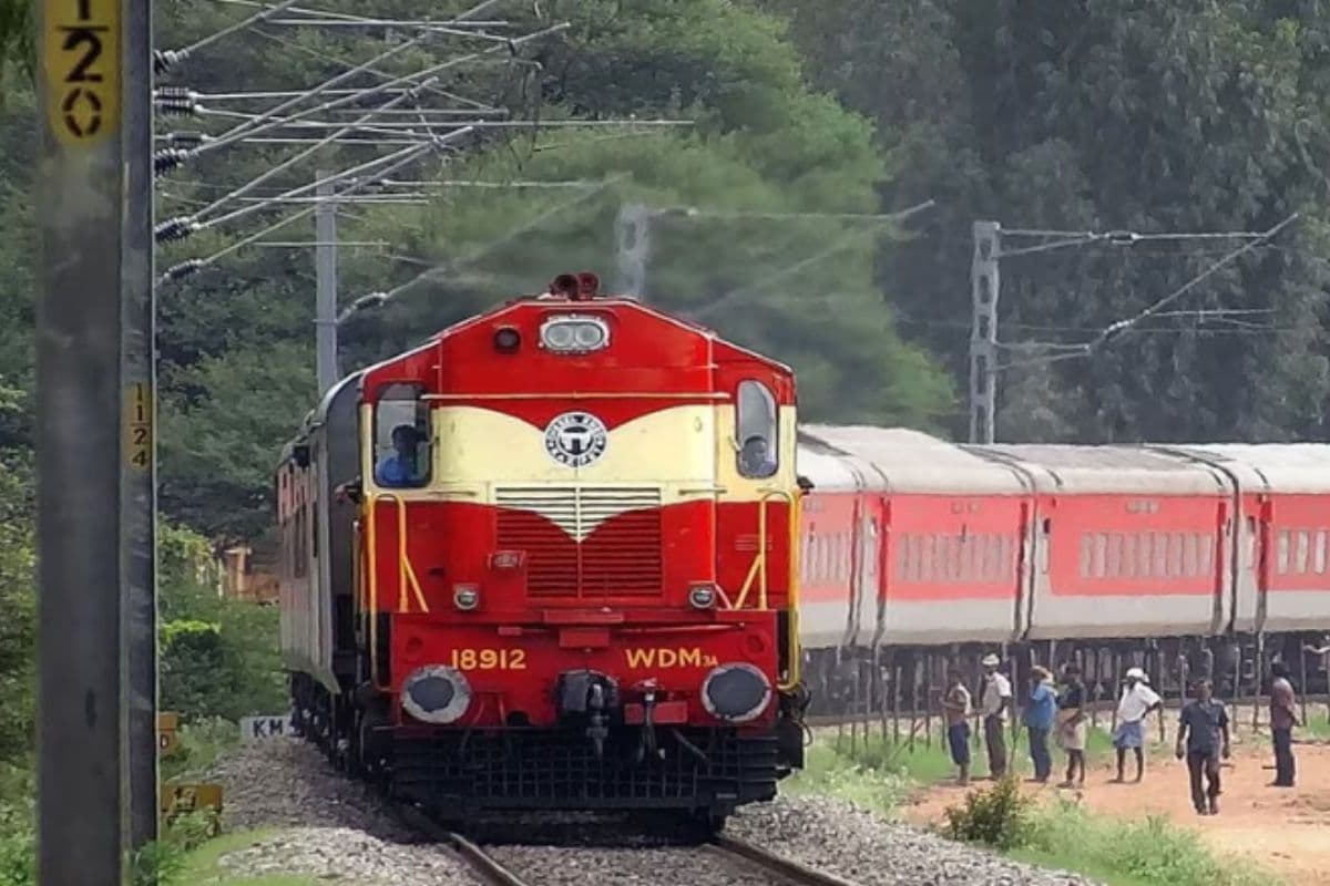 Mahakumbh Special Train: बिहार के इन शहरों से जाएगी कुंभ मेला स्पेशल ट्रेन, जानें टाइमिंग और रूट  