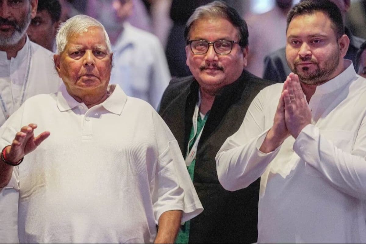 तेजस्वी के बताए रास्ते पर चलते हैं लालू यादव, JDU बोली, युवराज ने पिता की राजनीति…  