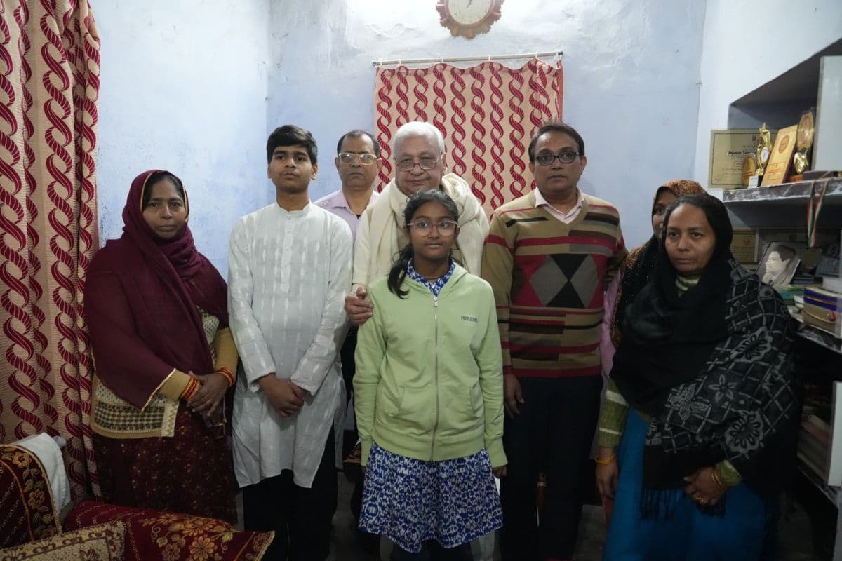 Bihar: स्वतंत्रता सेनानी अब्दुल लतीफ शम्सी के परिजनों से मिले राज्यपाल आरिफ मोहम्मद खान, दी श्रद्धांजलि