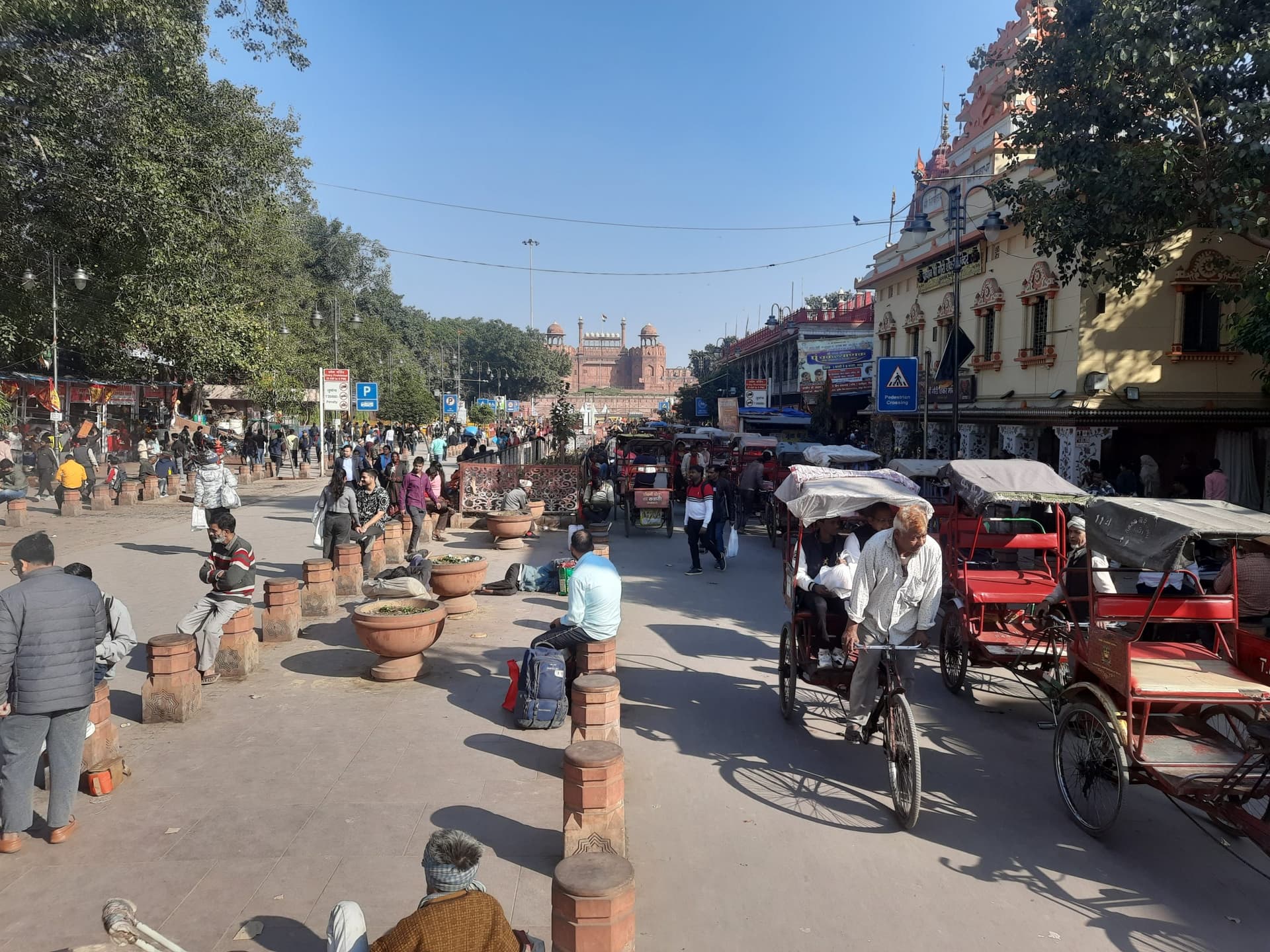 Chandni Chowk: आप को भाजपा और कांग्रेस से मिल रही है कड़ी चुनौती