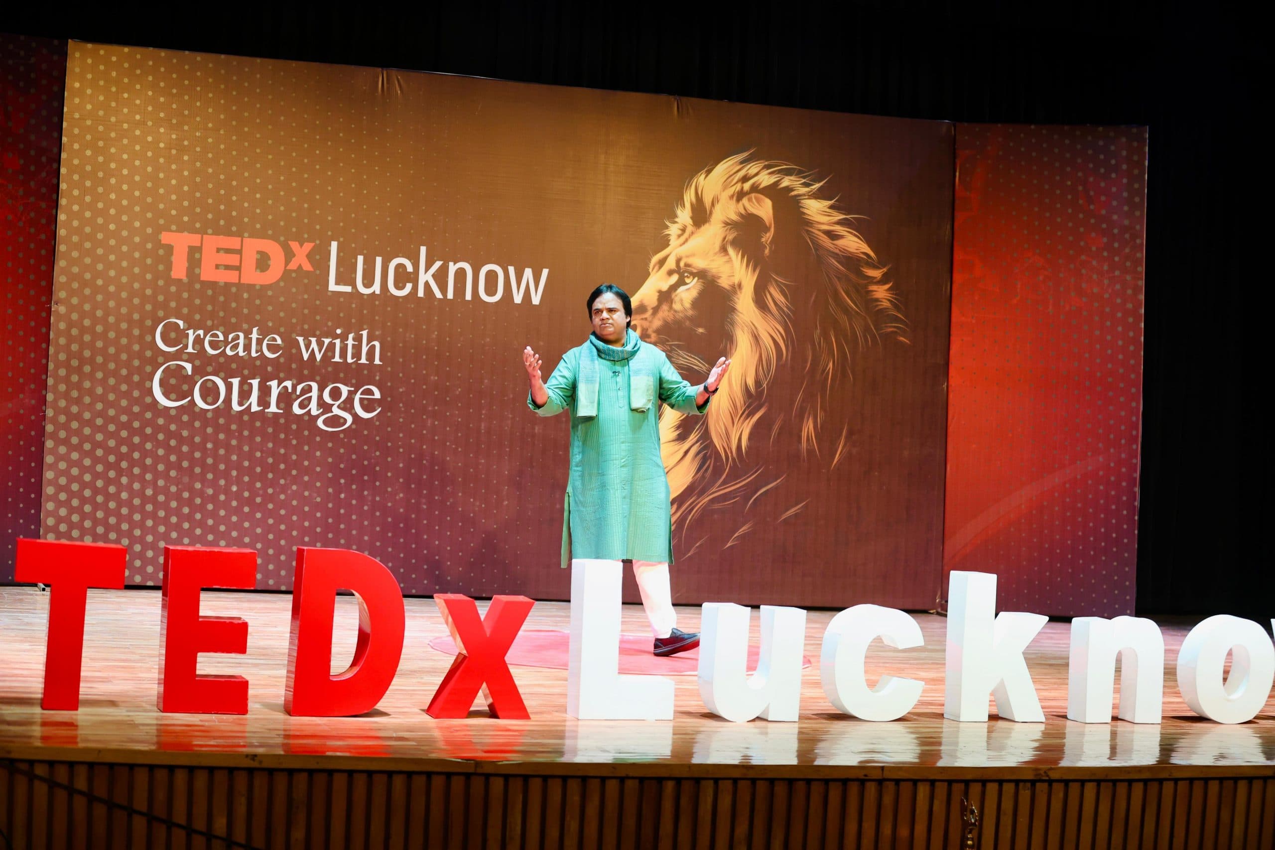 TEDx में बोले शायर आलोक श्रीवास्तव, सपनों के पीछे जितनी शिद्दत से भागेंगे, वो उतनी जल्दी सच होंगे