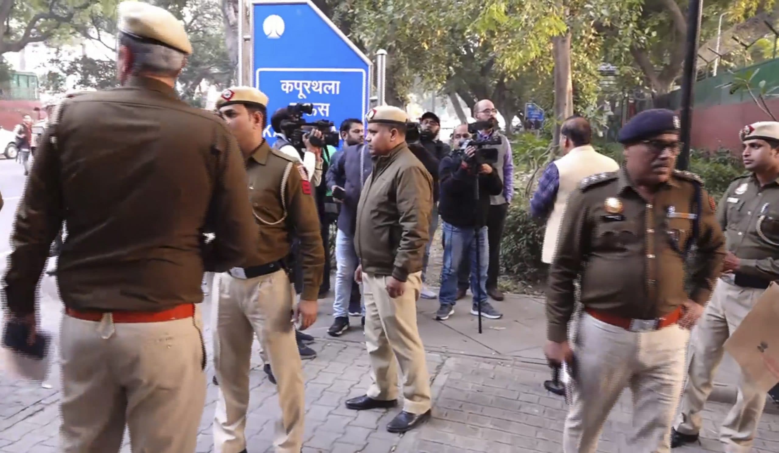 Delhi Police Raid: 'दिल्ली पुलिस भगवंत मान के घर रेड करने पहुंची', सीएम आतिशी ने किया दावा